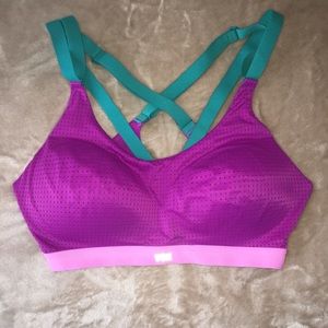 Victoria’s Secret ‘The Lightweight’ Sports bra